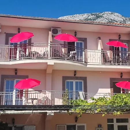 Gostinjska kuća Five 3*