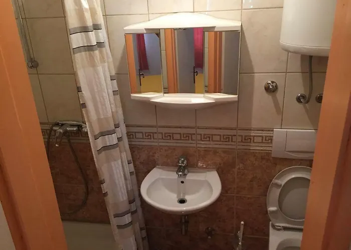 Five Макарска